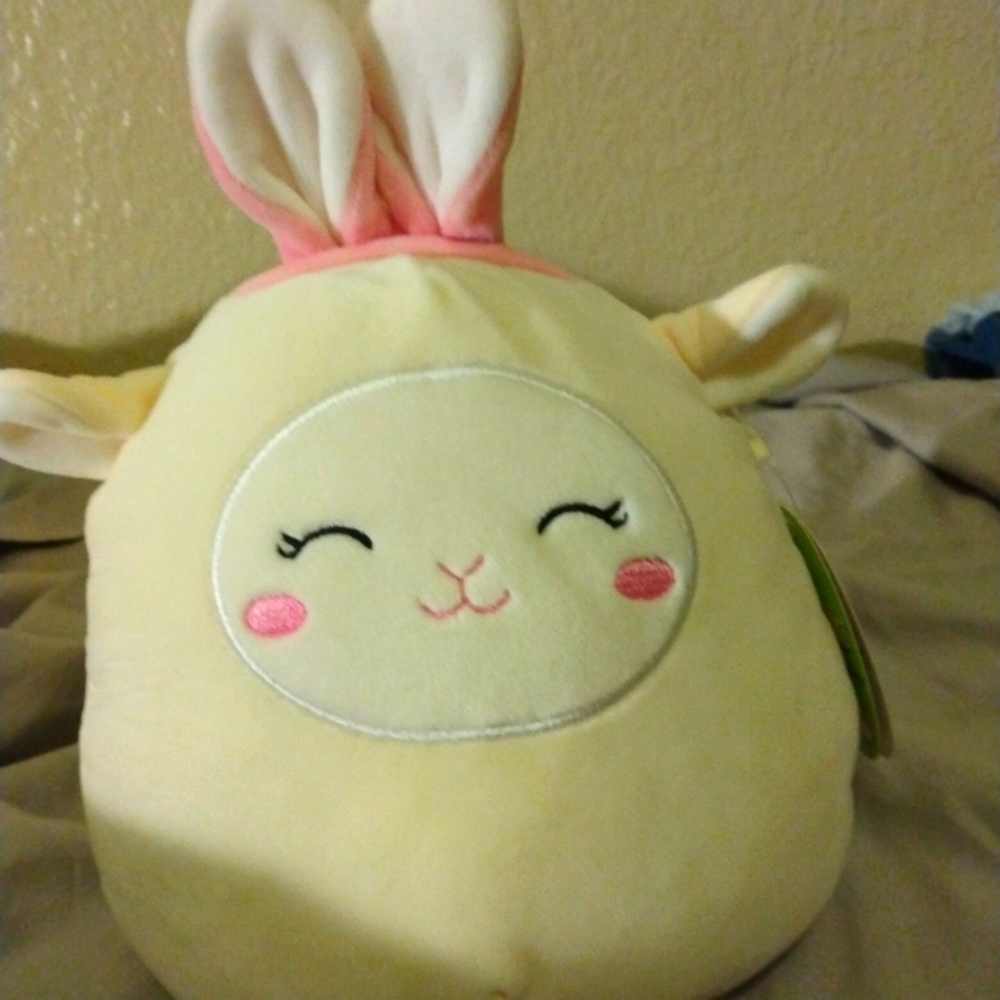 Kelly toy Squishmallow Sophie the Easter bunny with tags. 8"